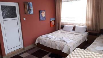 Фото номера Двухместный номер Делюкс с 1 кроватью и балконом Мотели Motel Sarnitsa г. Сырница 6